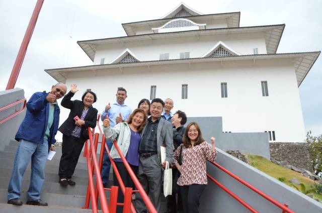 =Kawashimo visita o Castelo Japonês