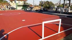 Praça da Vila Nova recebe quadra de mini gol