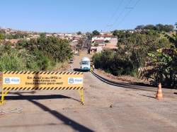 Início do calçamento  com paver da rua Paraguai