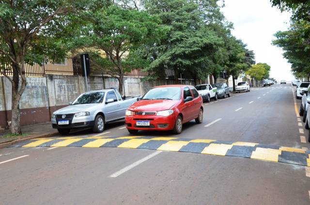 =MAIS DOIS REDUTORES DE VELOCIDADE SÃO INSTALADOS NA CIDADE.