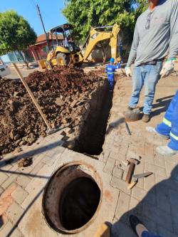 JARDIM VENEZA RECEBE REDE DE ESGOTO