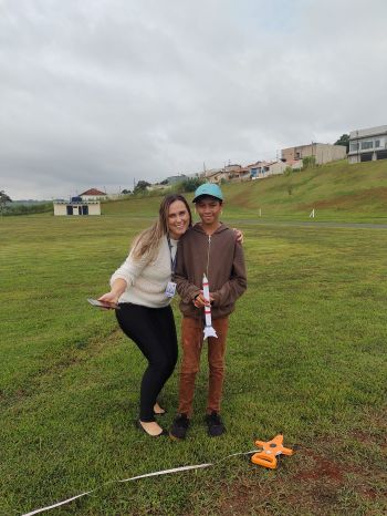 LANÇAMENTO DE FOGUETE NA REDE MUNICIPAL.