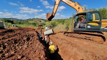 CONSTRUÇÃO DA GALERIA PLUVIAL NAS 40 CASAS.