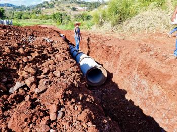 CONSTRUÇÃO DA GALERIA PLUVIAL NAS 40 CASAS.