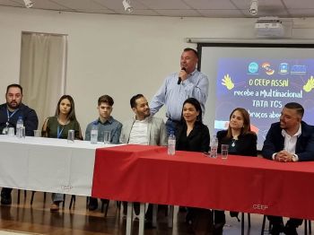 TATA TCS CONTRATA  MAIS 45 ESTUDANTES DO CEEP ASSAÍ