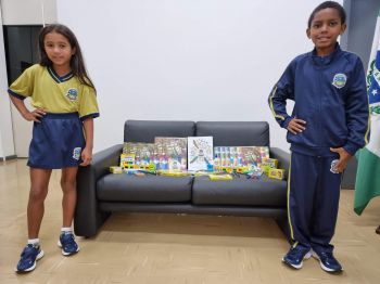 ASSAÍ: ALUNOS DA REDE MUNICIPAL RECEBERÃO MATERIAL ESCOLAR E UNIFORME.