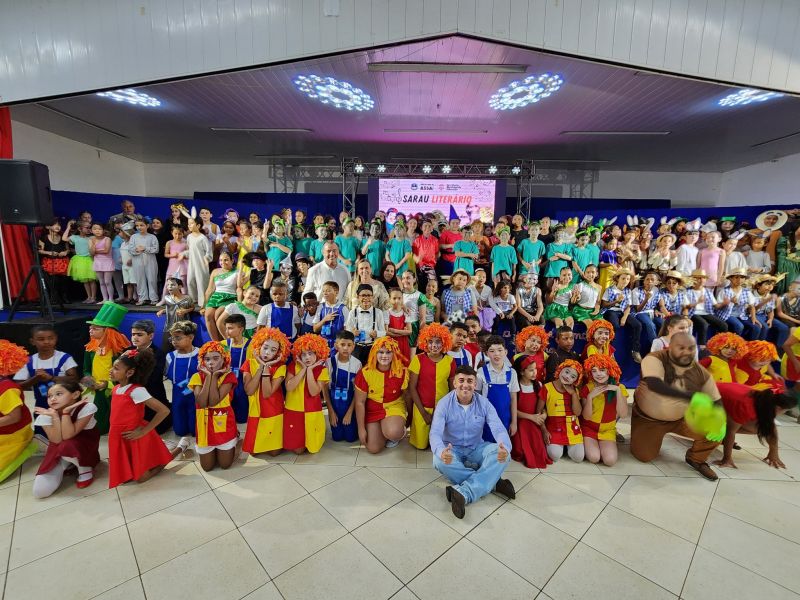 =SARAU LITERÁRIO 2025 ENCANTA ASSAÍ COM UM ESPETÁCULO DE TALENTO, LEITURA E CRIATIVIDADE!