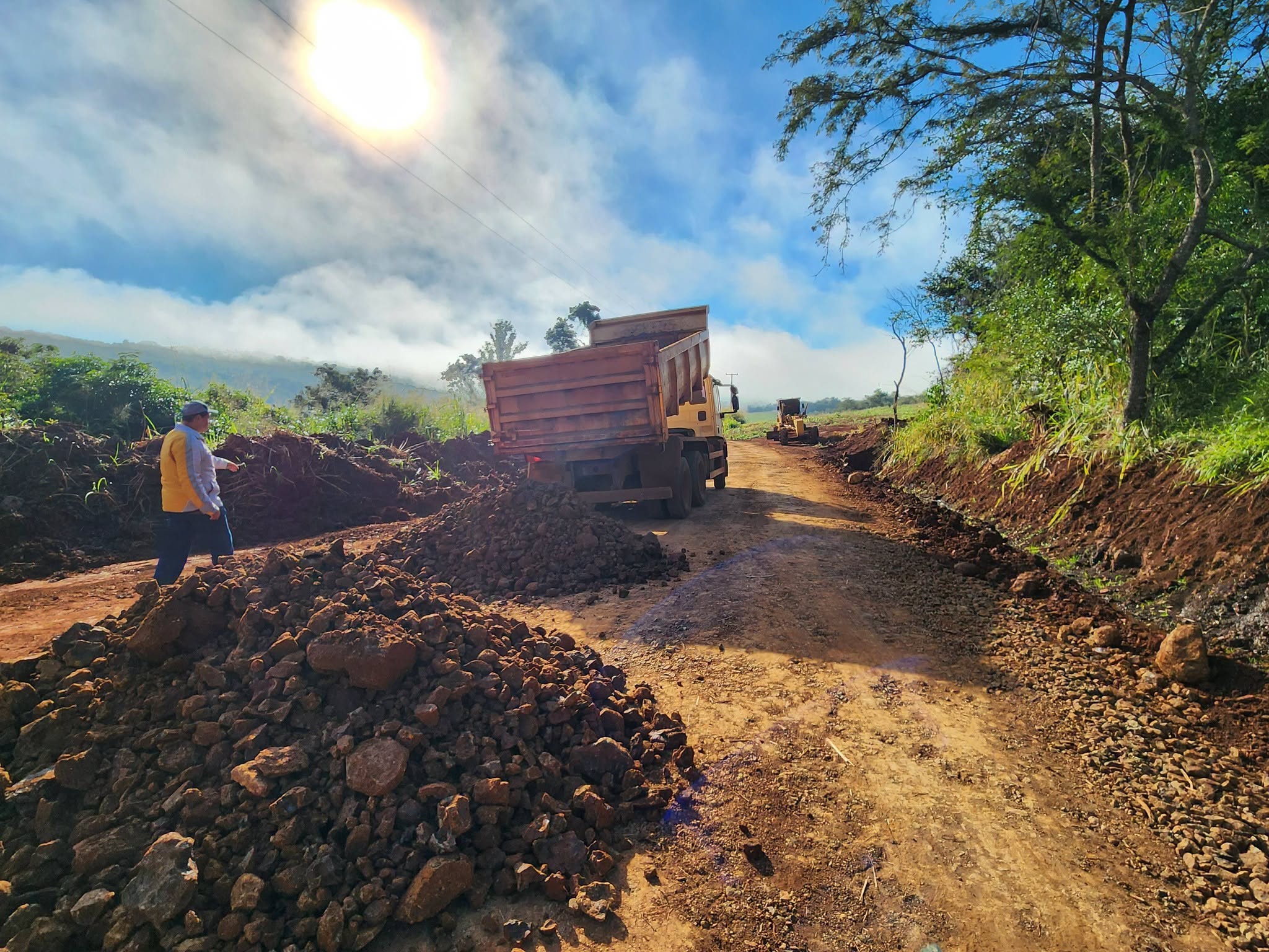 PATRULHA RURAL SEGUE COM MELHORIAS NAS ESTRADAS DA SEÇÃO GUARUCAIA
