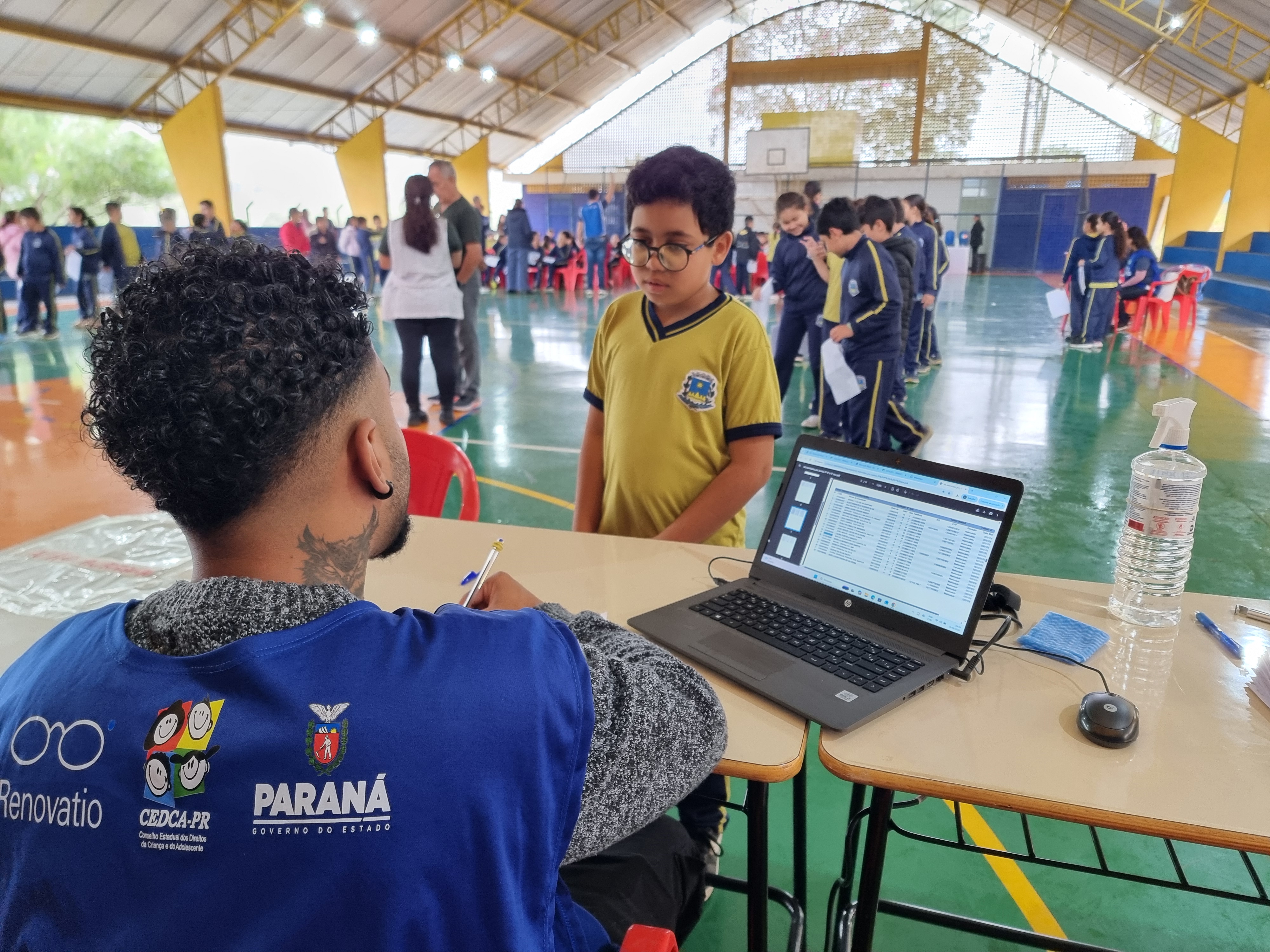 PROGRAMA BONS OLHOS PARANÁ GARANTE MAIS SAÚDE VISUAL E QUALIDADE DE APRENDIZAGEM PARA ESTUDANTES DE ASSAÍ