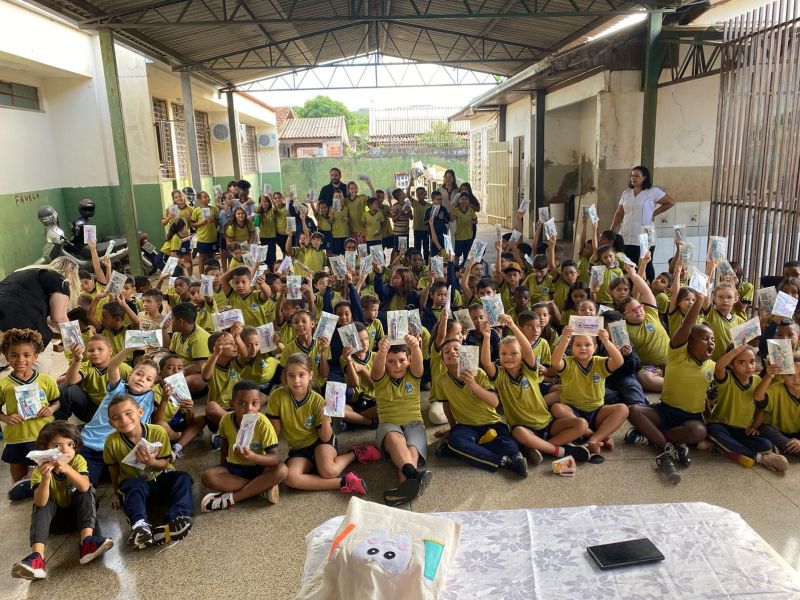 AÇÃO DE SAÚDE BUCAL NAS ESCOLAS BUSCA MELHORAR O BEM-ESTAR DOS ESTUDANTES