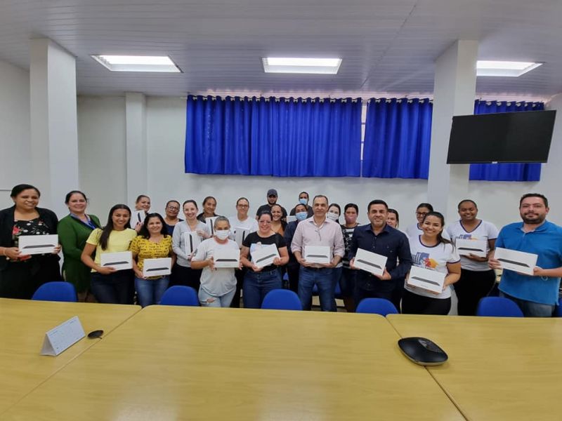 AGENTES DE SAÚDE RECEBEM NOVOS TABLETS
