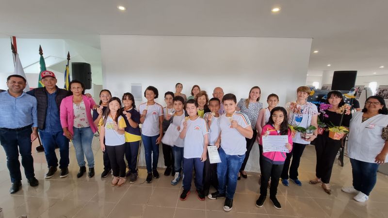 ASSAÍ: 14 ALUNOS MEDALHISTAS NA OBA 2022.
