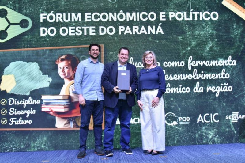 Assaí destaque  no 2⁰ Forum Econômico  e Político  do Oeste do Paraná.