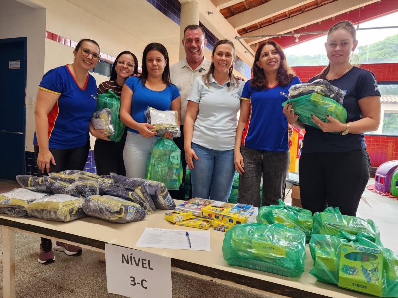 ASSAÍ ENTREGA UNIFORMES E MATERIAL ESCOLAR ANTES DO INÍCIO DAS AULAS