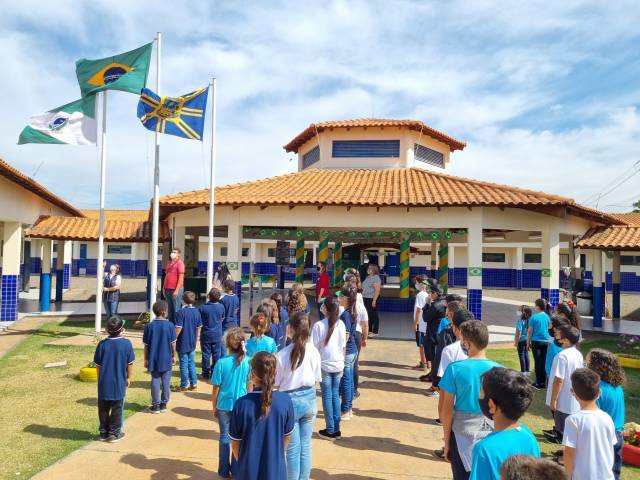 ATIVIDADES DA SEMANA DA PÁTRIA  NAS ESCOLAS E CMEIS