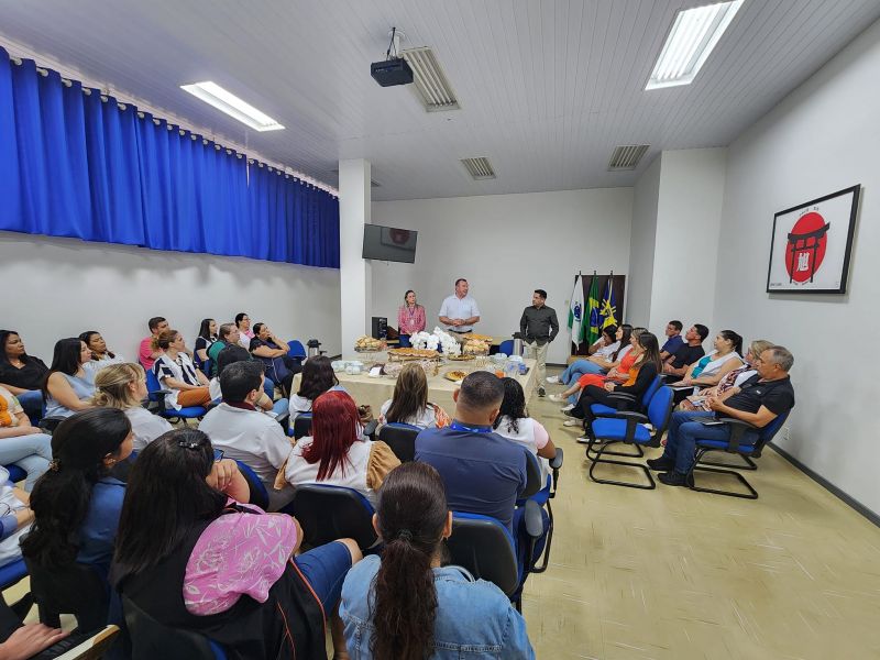 CAFÉ DA MANHÃ COM DIRETORES DAS ESCOLAS MUNICIPAIS E ESTADUAIS