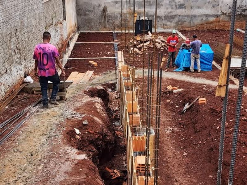 CONSTRUÇÃO DO ALMOXARIFADO MUNICIPAL AVANÇA EM ASSAÍ