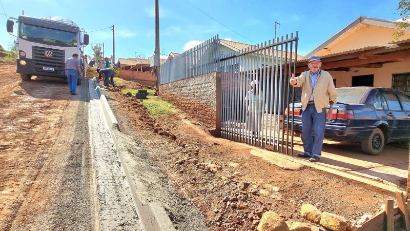 CONSTRUÇÃO DOS MEIOS-FIOS DAS 40 CASAS SUB50.