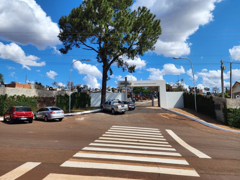 DIA DE FINADOS EM ASSAÍ: CEMITÉRIO MUNICIPAL RENOVADO PARA RECEBER AS HOMENAGENS
