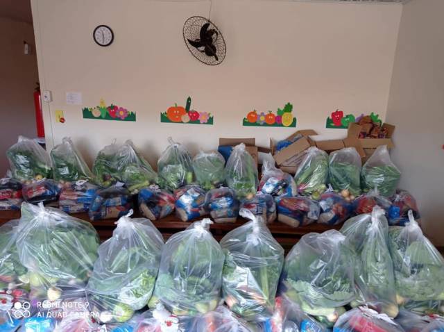 DISTRIBUIÇÃO DE KIT DE MERENDA.