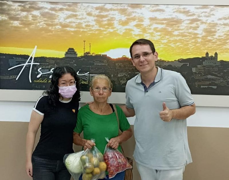 DISTRIBUIÇÃO DE VERDURAS E LEGUMES PARA FAMILIAS ATENDIDAS PELO CRAS