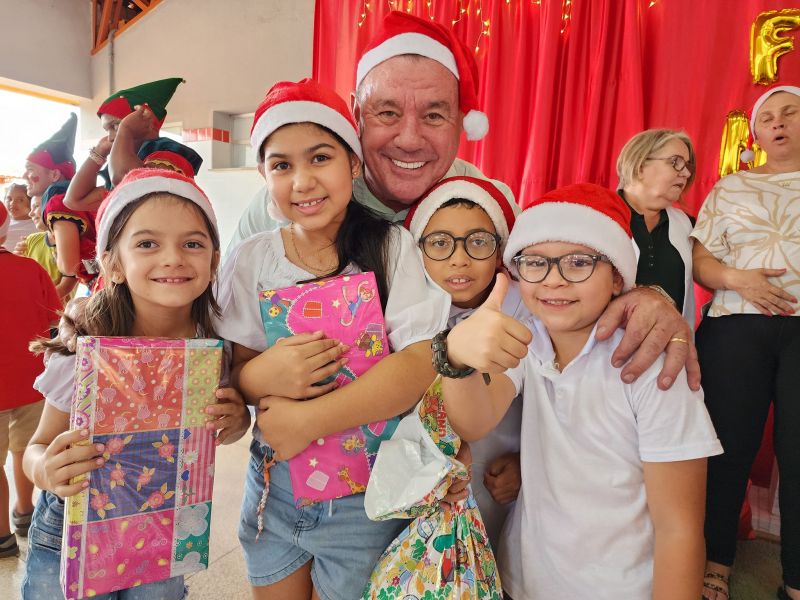 DOIS DIAS DE FESTA DE NATAL COM OS ALUNOS DA REDE MUNICIPAL