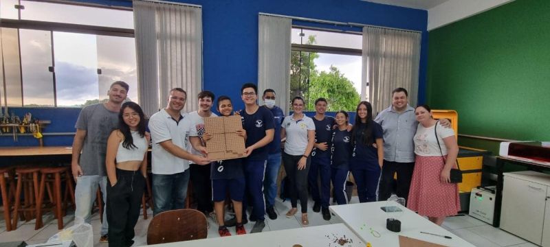Equipe do Colégio Estadual Conselheiro Carrão ganha mentoria da UFPR, em Jandaia do Sul, com objetivo de prototipar sua solução para acessibilidade de pessoas com deficiência visual dentro do Ecossistema de Inovação do Vale do Sol.