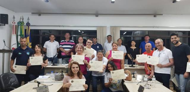 Escola Pe França recebe homenagem na Câmara de Vereadores