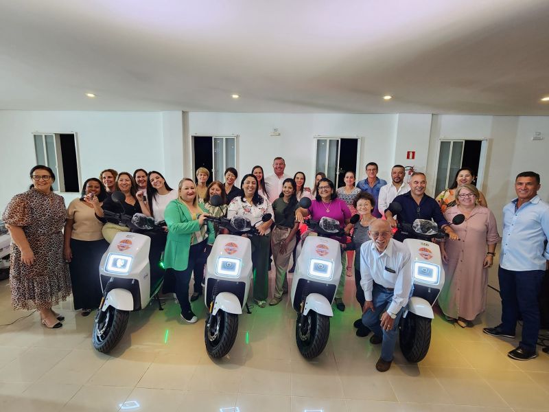 ESCOLAS E CMEIS DE ASSAÍ RECEBEM MOTOS ELÉTRICAS