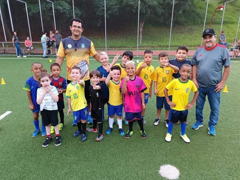 ESCOLINHA ESPORTIVA NA ARENA MEU CAMPINHO.