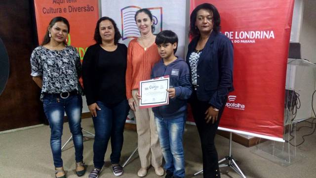 Estudante assaiense vence no V concurso de Charge da Folha de Londrina
