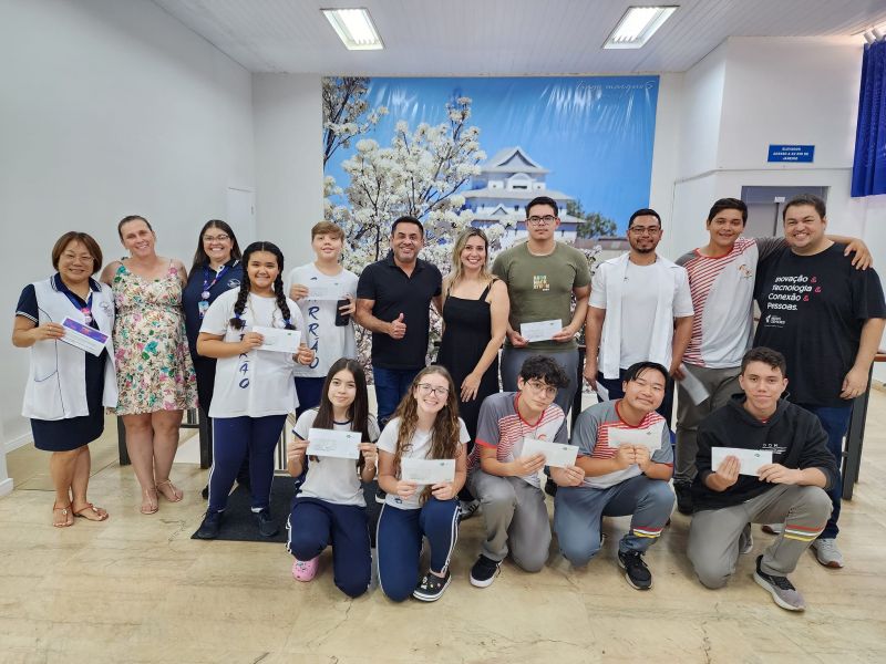 ESTUDANTES DE ASSAÍ RECEBEM PREMIAÇÃO NO DESAFIO LIGA JOVEM