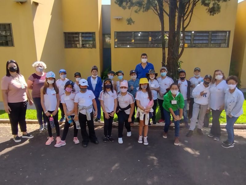 ESTUDANTES VISITAM A ESCOLA PRATICA DE TRÂNSITO  DE LONDRINA.