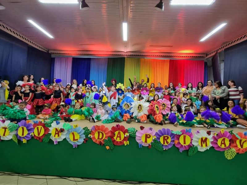 FESTIVAL DA PRIMAVERA DA REDE MUNICIPAL E ENTREGA DE 80 MIL REAIS EM BRINQUEDOS E EQUIPAMENTOS PARA OS CMEIS.