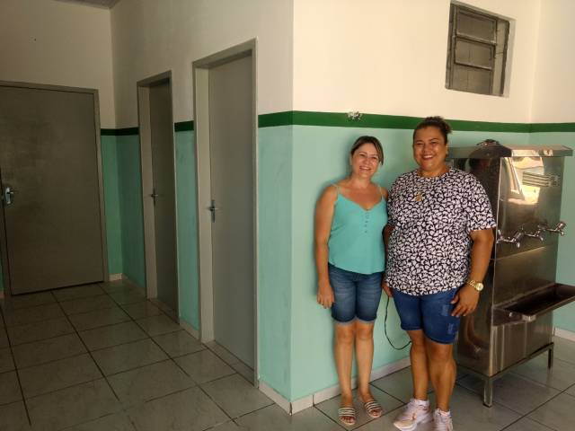 Finalizado banheiros da Escola Maria José