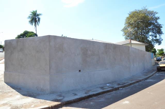 Finalizado o muro do CMEI Augusta Gino Rocha