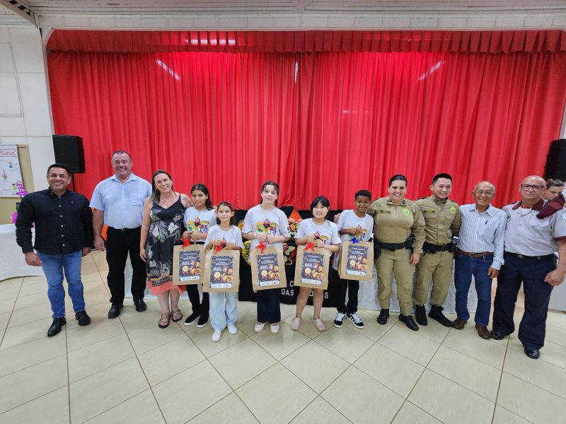 FORMATURA DO PROERD 2024 CELEBRA EDUCAÇÃO PREVENTIVA EM ASSAÍ
