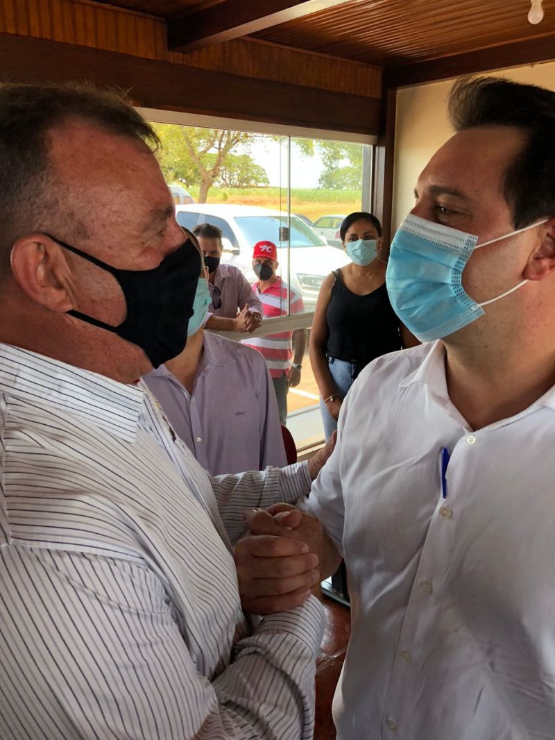 GOVERNADOR RATINHO JUNIOR SE COMPROMETE EM LIBERAR RECURSO PARA RECAPE ASFÁLTICO DA ESTRADA DO PAU DALHO DO SUL