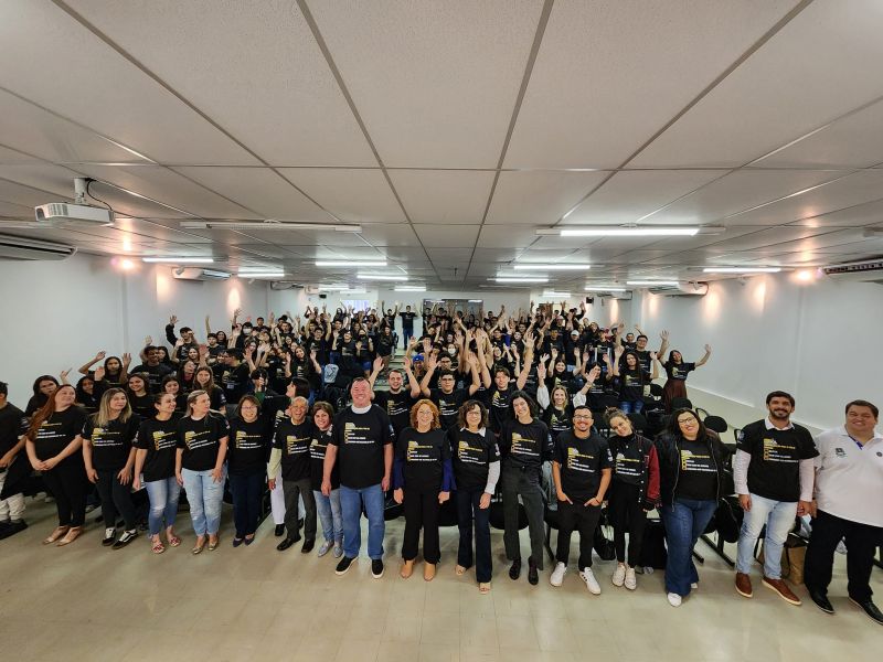 JOVENS ASSAIENSES PARTICIPAM DA AULA INAUGURAL DO CURSO PREPARATÓRIO PARA VESTIBULAR