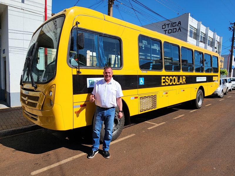 MAIS CONQUISTA PARA A EDUCAÇÃO: ASSAÍ RECEBE ÔNIBUS ESCOLAR ZERO KM