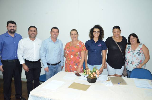 MOLICENTER CONTRATA 60 FUNCIONÁRIOS PARA LOJA DE ASSAÍ.