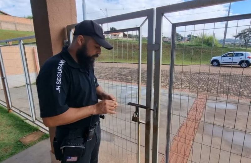 NOVA LICITAÇÃO IRÁ GARANTIR SEGURANÇA PROFISSIONAL PARA AS ESCOLAS DE ASSAÍ PELO PERÍODO DE UM ANO.