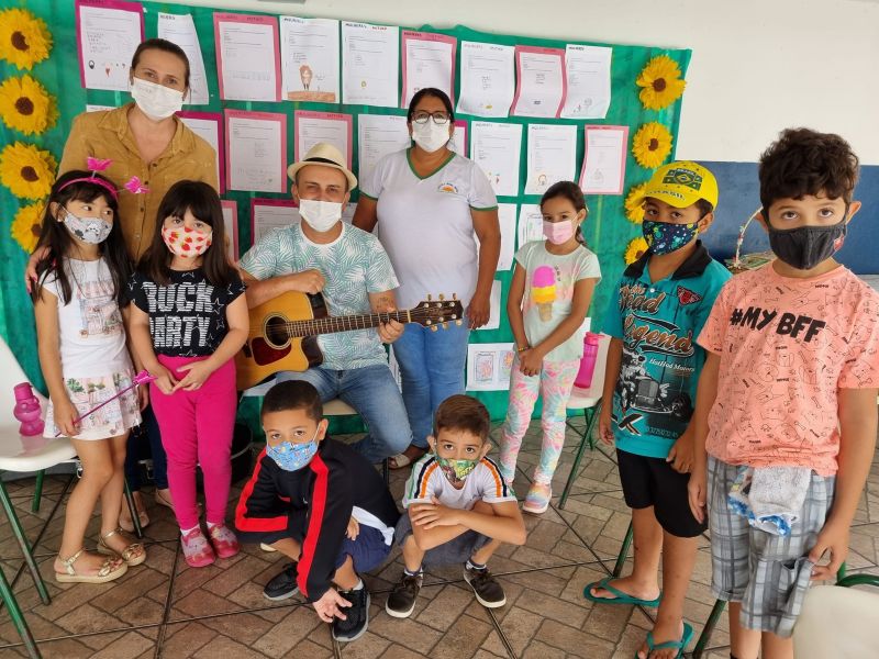 OFICINA DE MUSICALIZAÇÃO NAS ESCOLAS MUNICIPAIS