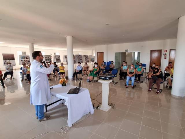 PALESTRA SAÚDE BUCAL PARA IDOSOS
