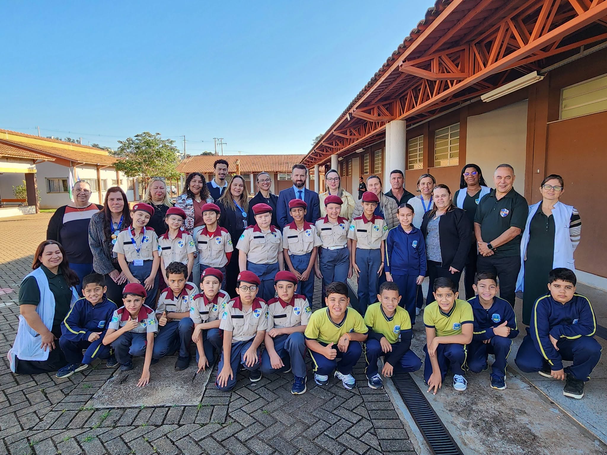 ASSAÍ É REFERÊNCIA COM ENSINO CÍVICO-MILITAR NA REDE MUNICIPAL