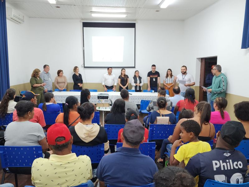 PODER PÚBLICO E MORADORES DA VILA DO GRILO PARTICIPAM DE AUDIÊNCIA PÚBLICA.