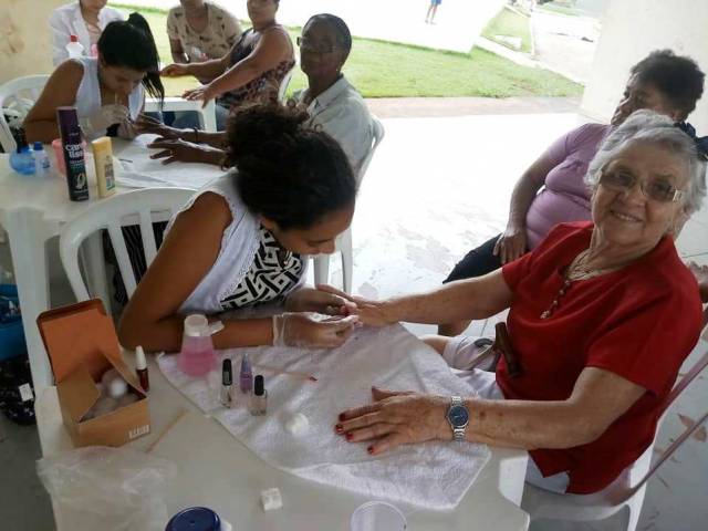 Posto Vila Nova comemora Outubro Rosa com a Terceira Idade