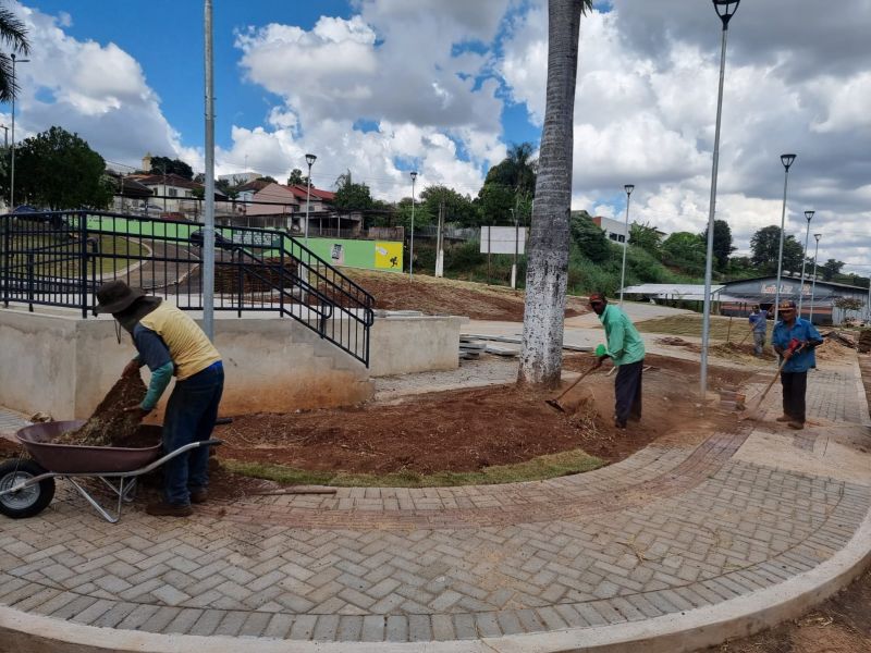PRAÇA DA BÍBLIA EM FASE FINAL DE CONSTRUÇÃO.