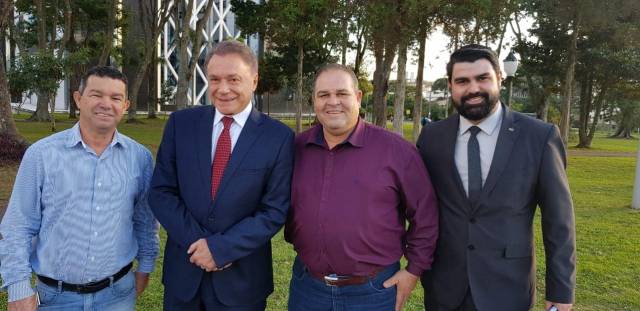 Prefeito Acácio busca recurso com Senador Alvaro Dias