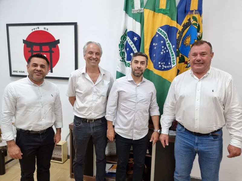 PREFEITO TUTI ASSINA ACORDO COM O INSS.